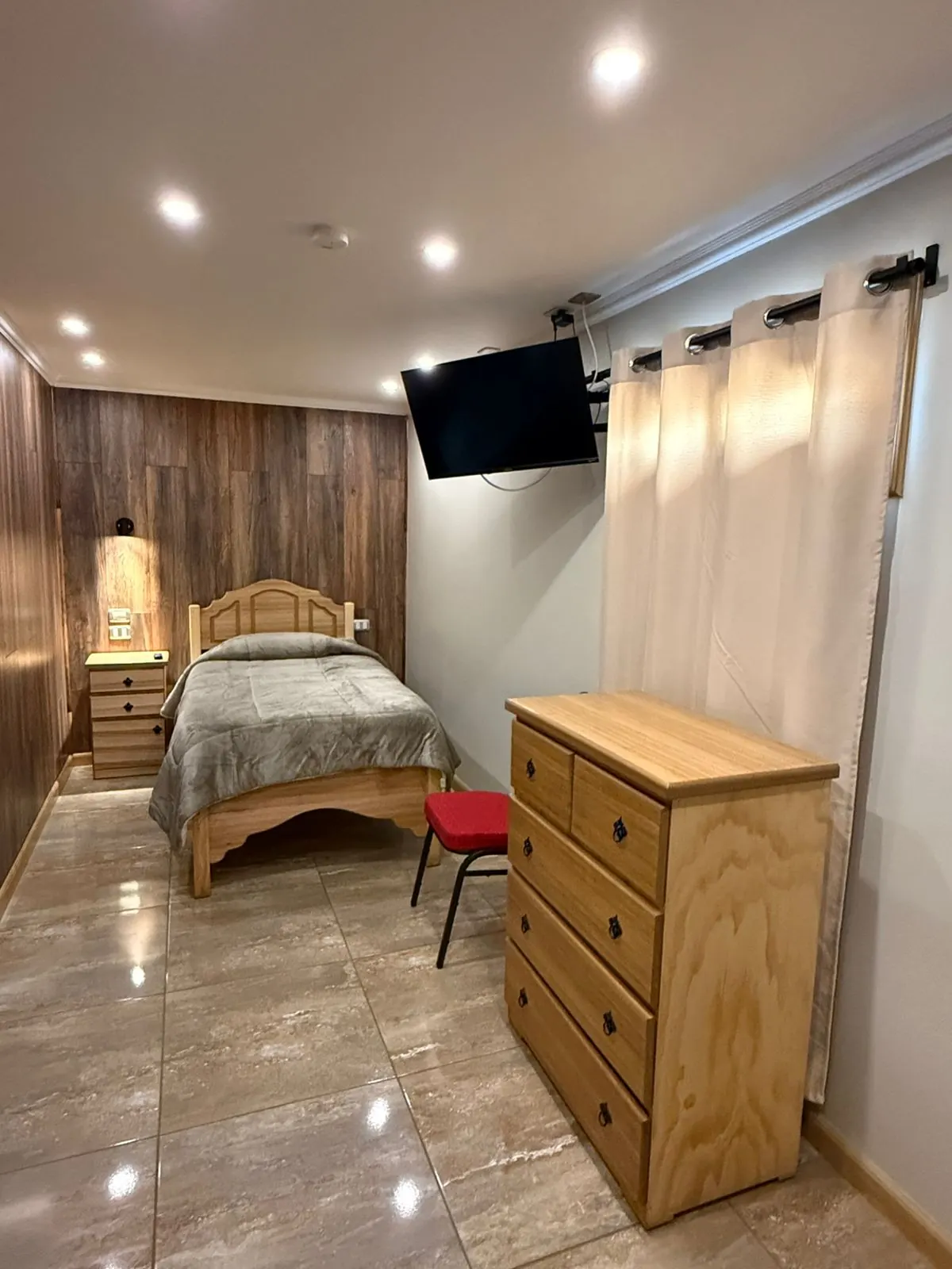 Habitación individual con TV y climatización