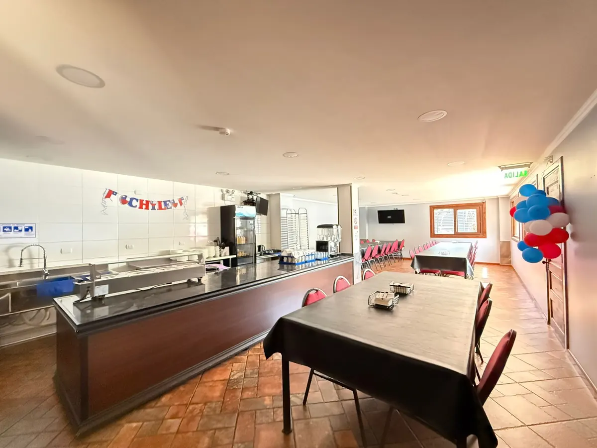 Comedor y barra de servicio para eventos corporativos